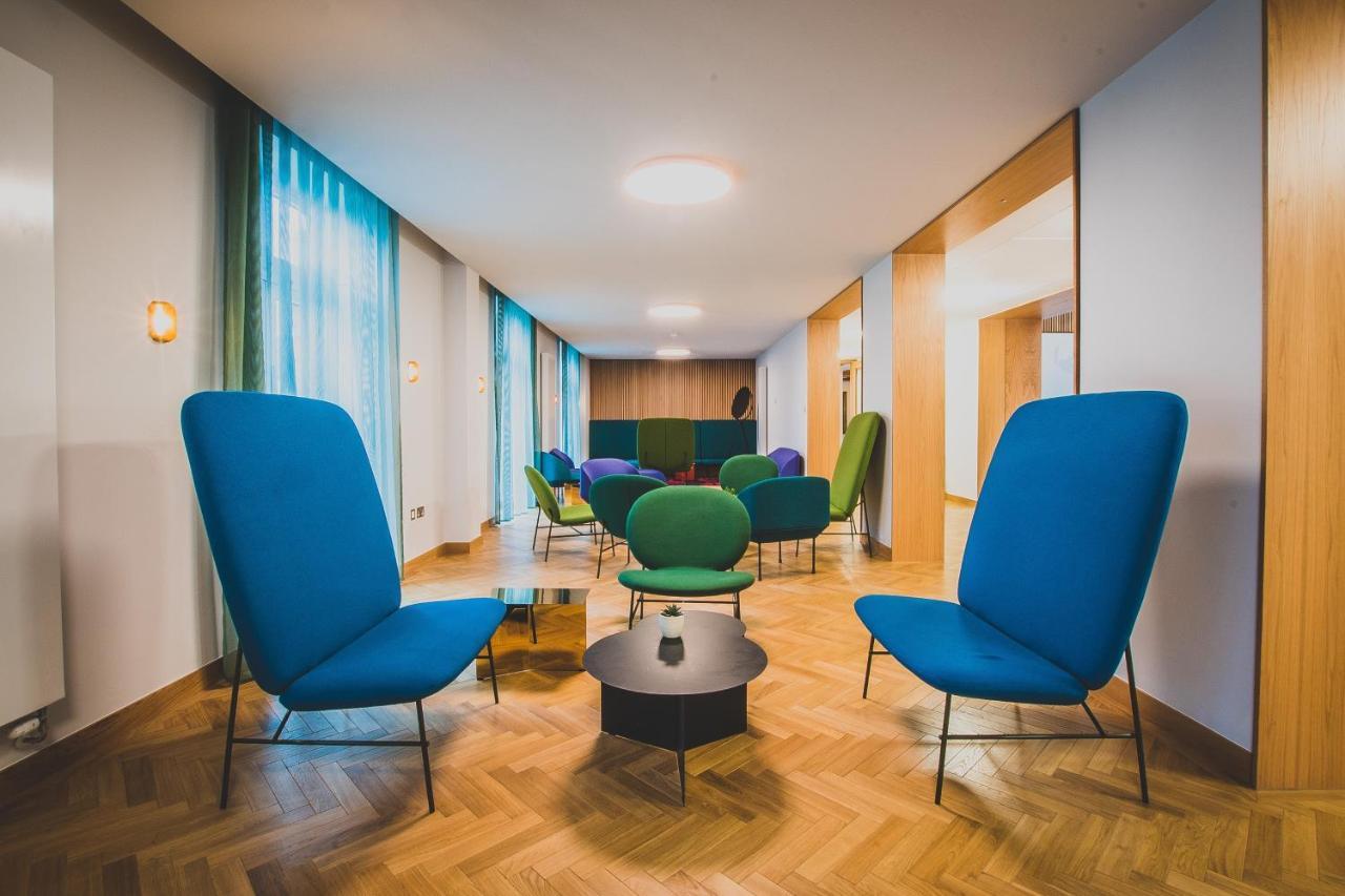 Newnham College - University Of Cambridge エクステリア 写真